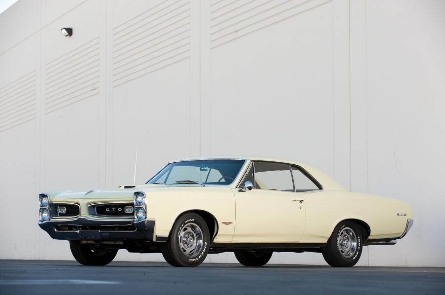 Pontiac GTO Tri-Power Hardtop Coupe '1966